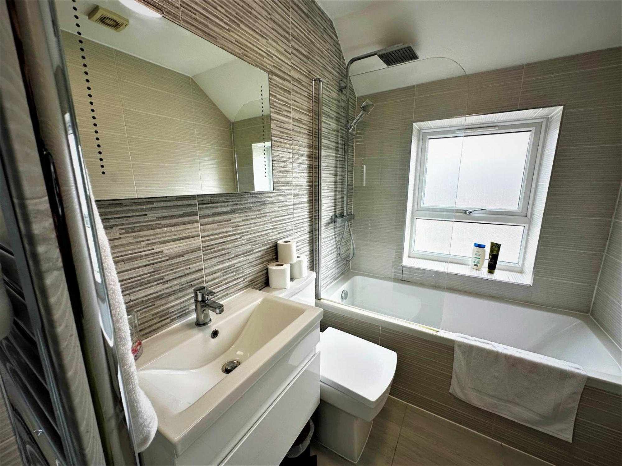 Horizon House, Modern 2-Bedroom Flat 2, Parking, Netflix, Оксфорд Экстерьер фото